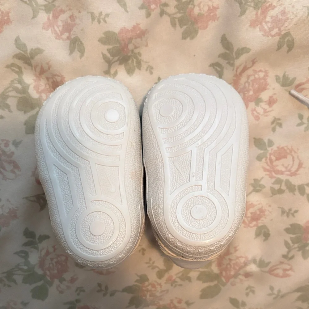 Nike Baby White Leather Low-Top Sneakers
